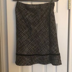 Gap skirt